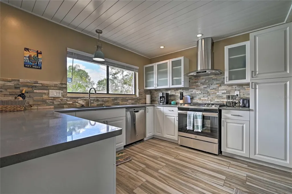 5120 Nashville Drive Tampa FL 33624