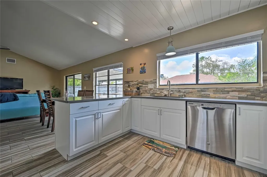 5120 Nashville Drive Tampa FL 33624