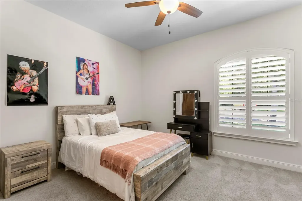 16303 Dunlindale Drive Lithia FL 33547