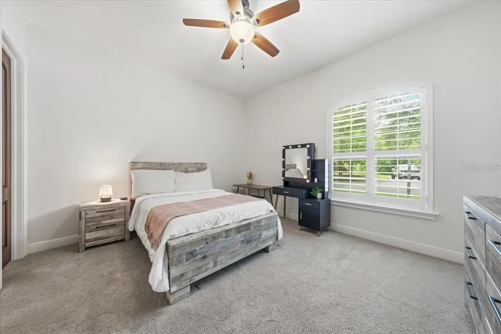 16303 Dunlindale Drive Lithia FL 33547