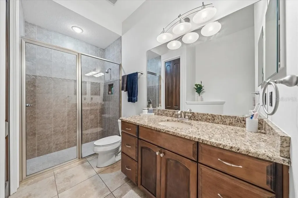 16303 Dunlindale Drive Lithia FL 33547