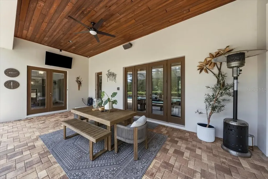 16303 Dunlindale Drive Lithia FL 33547
