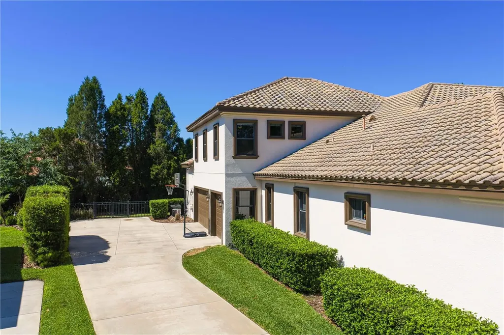 16303 Dunlindale Drive Lithia FL 33547