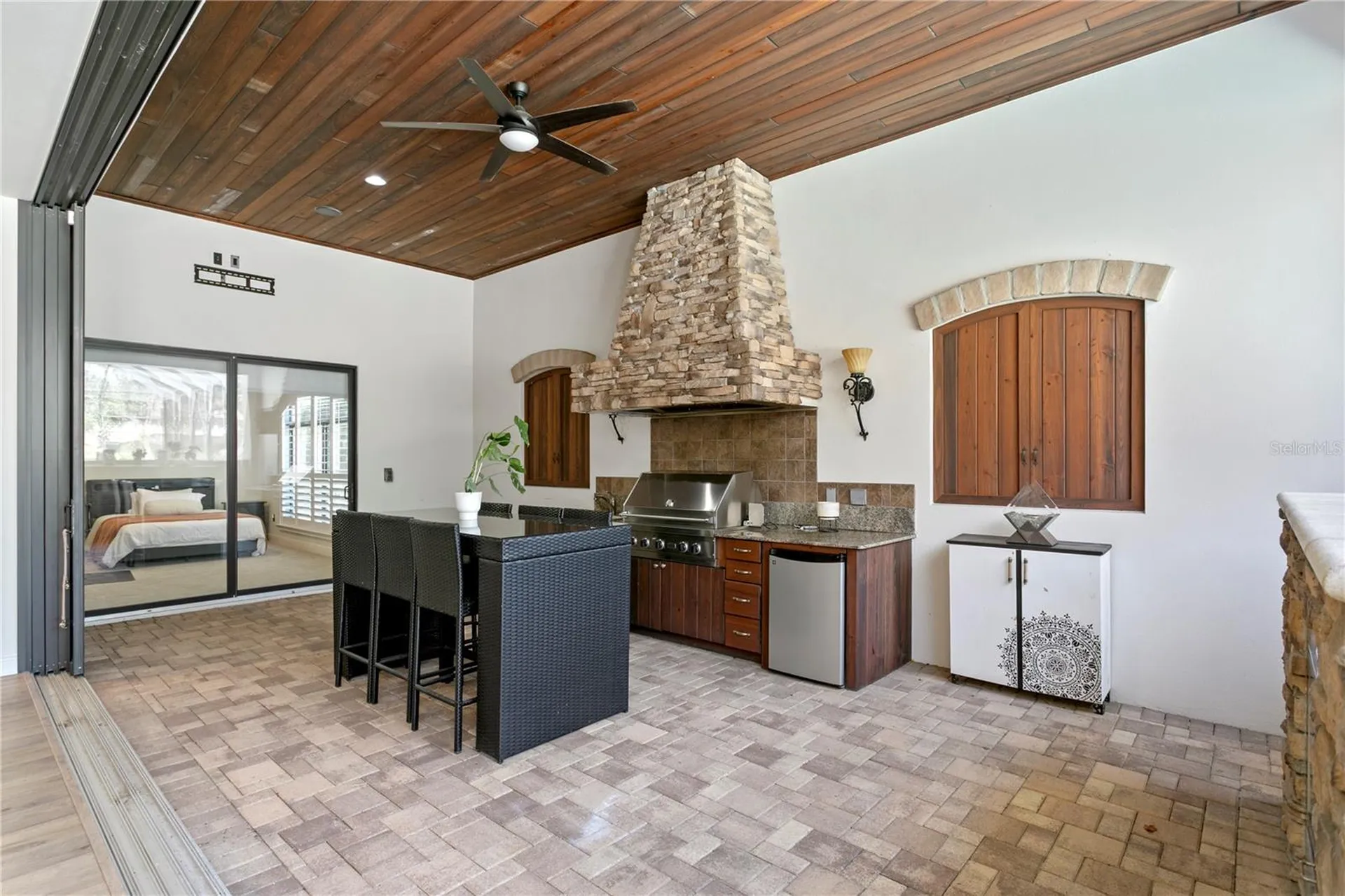 16303 Dunlindale Drive Lithia FL 33547