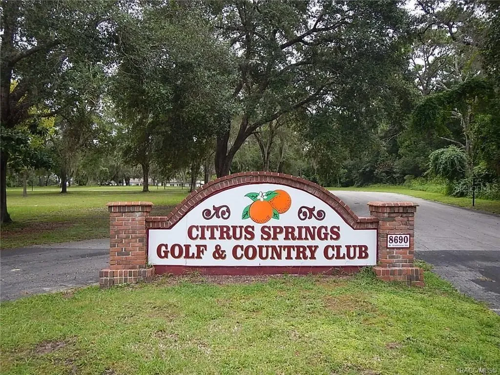 8791 N Folland Drive Dunnellon FL 34433