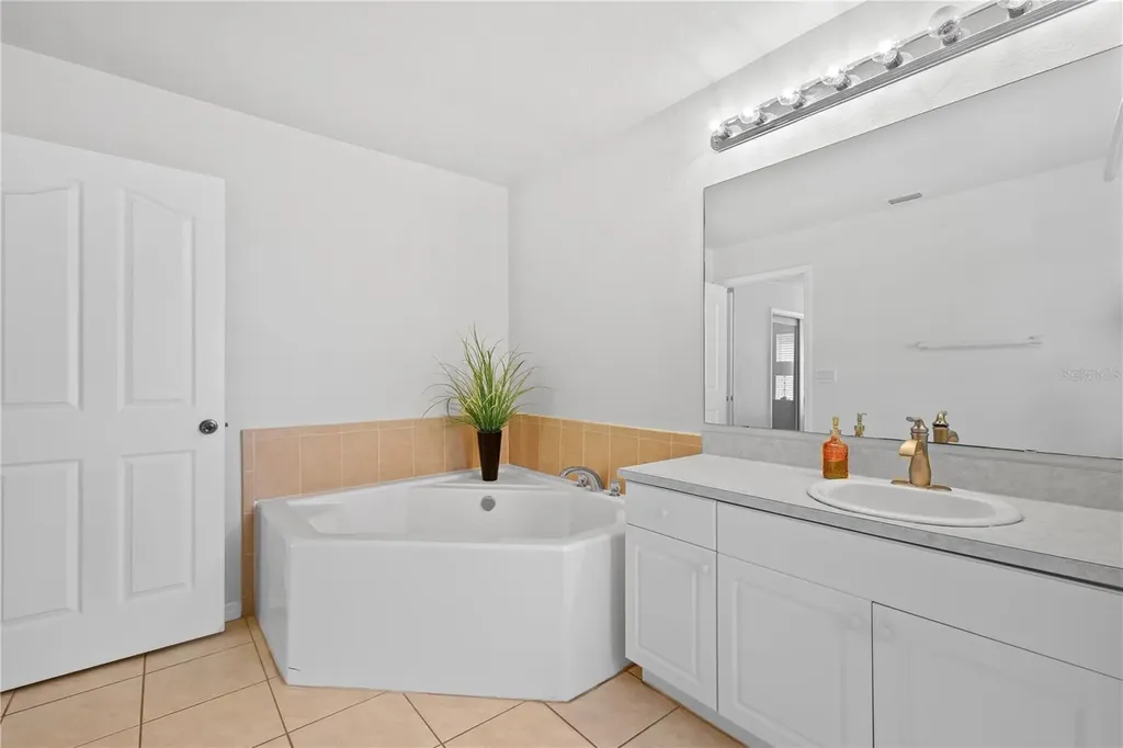 1801 NW 5th Place Cape Coral FL 33993