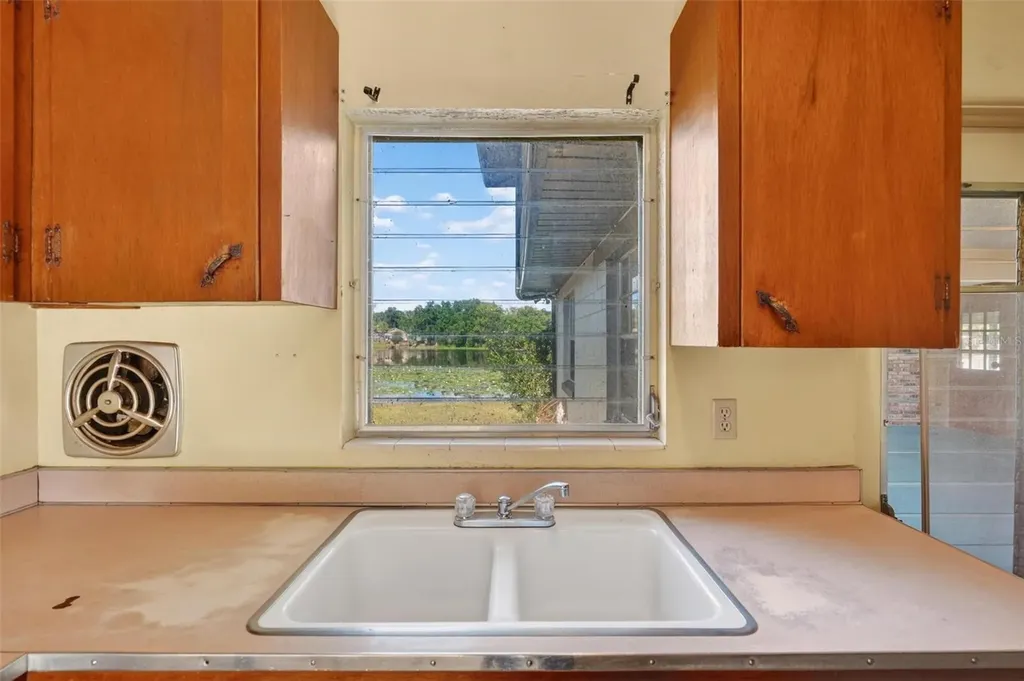 710 Twin Oaks Lane Eustis FL 32726