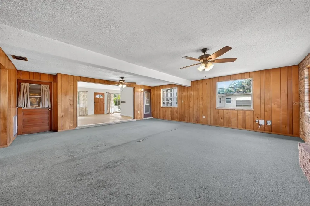 710 Twin Oaks Lane Eustis FL 32726