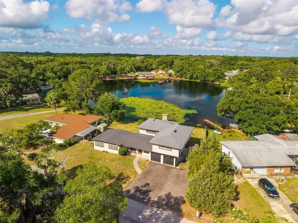 710 Twin Oaks Lane Eustis FL 32726