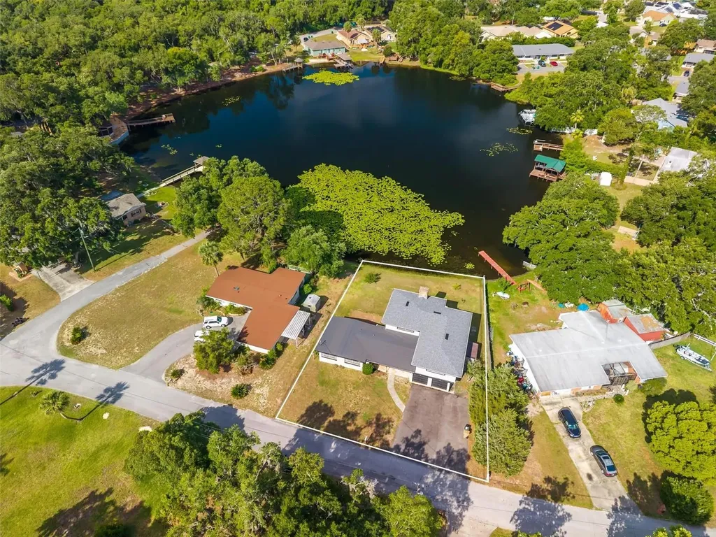 710 Twin Oaks Lane Eustis FL 32726