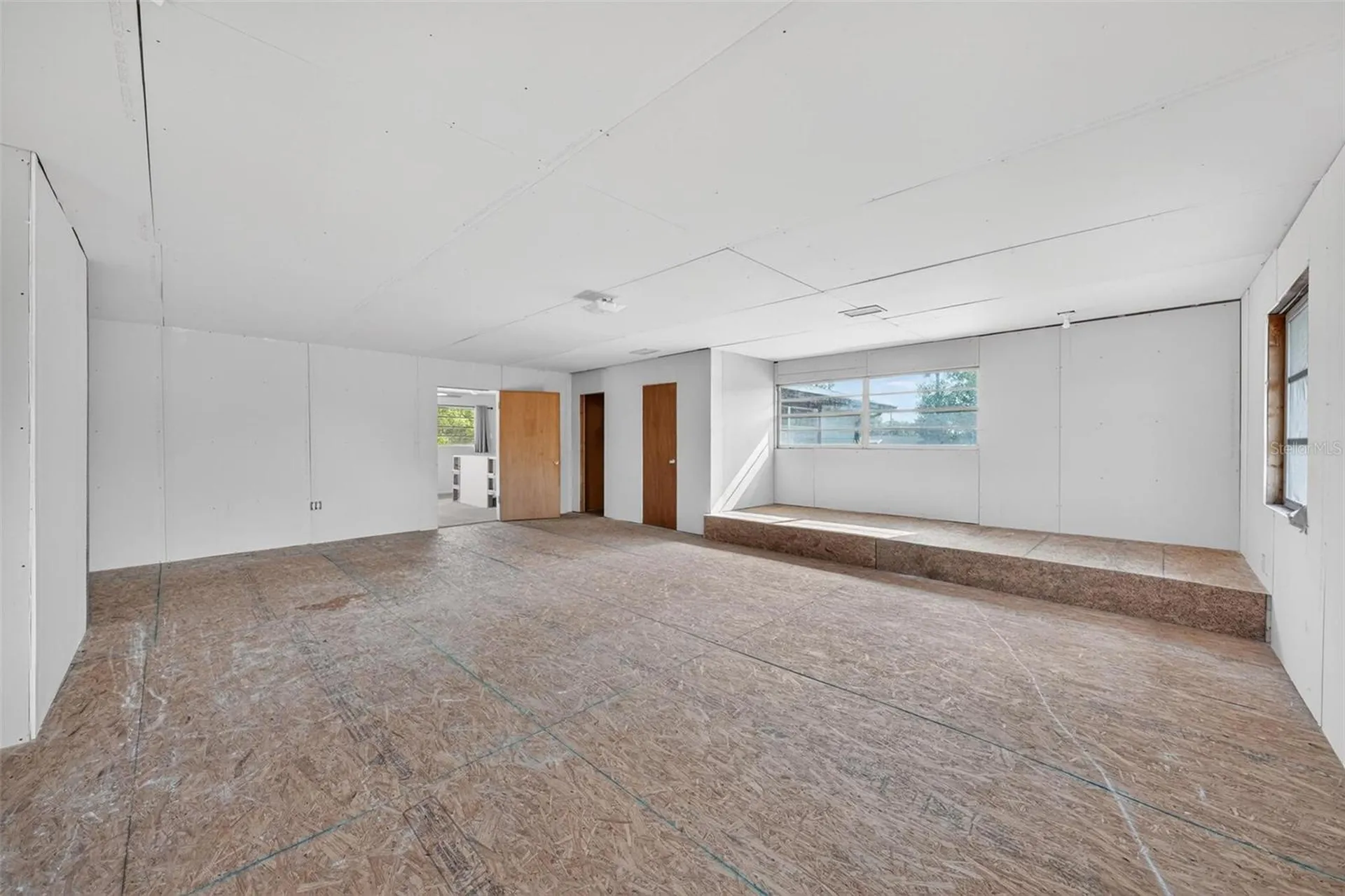 710 Twin Oaks Lane Eustis FL 32726