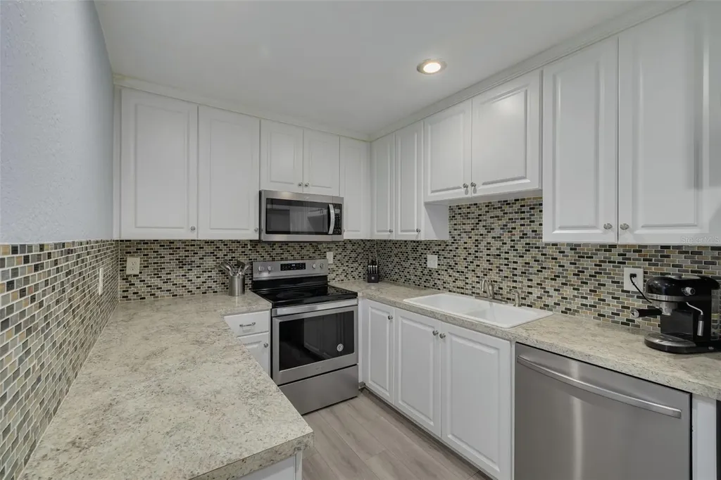 1326 Pine Ridge Circle E Tarpon Springs FL 34688
