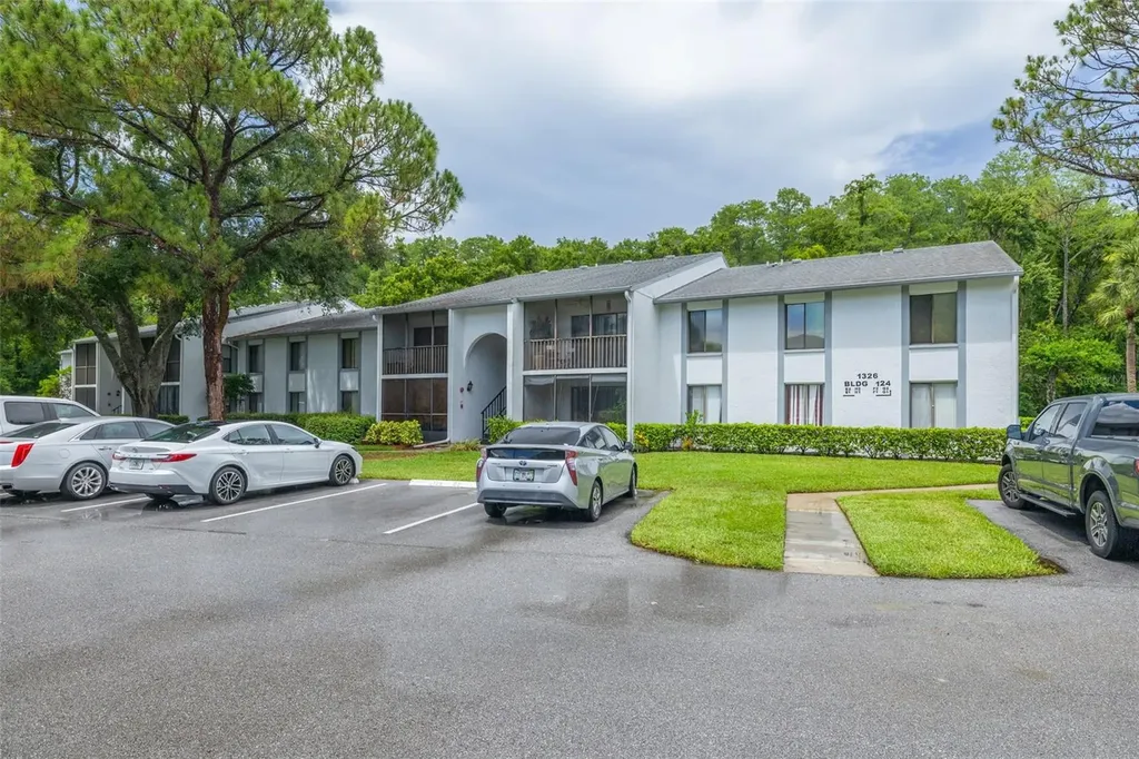 1326 Pine Ridge Circle E Tarpon Springs FL 34688