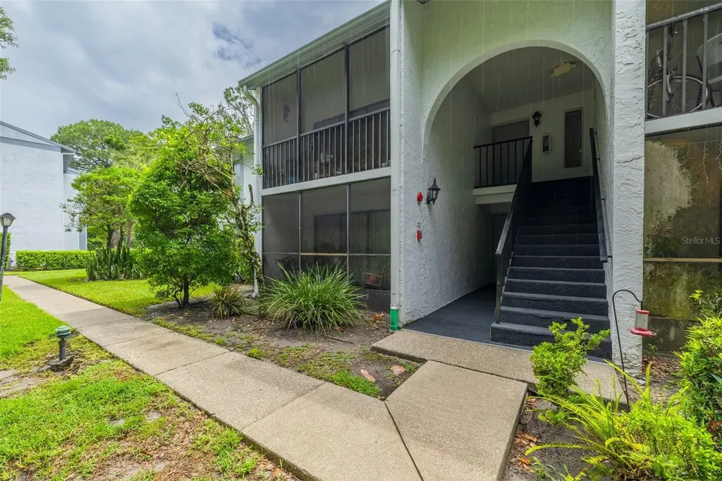 1326 Pine Ridge Circle E Tarpon Springs FL 34688
