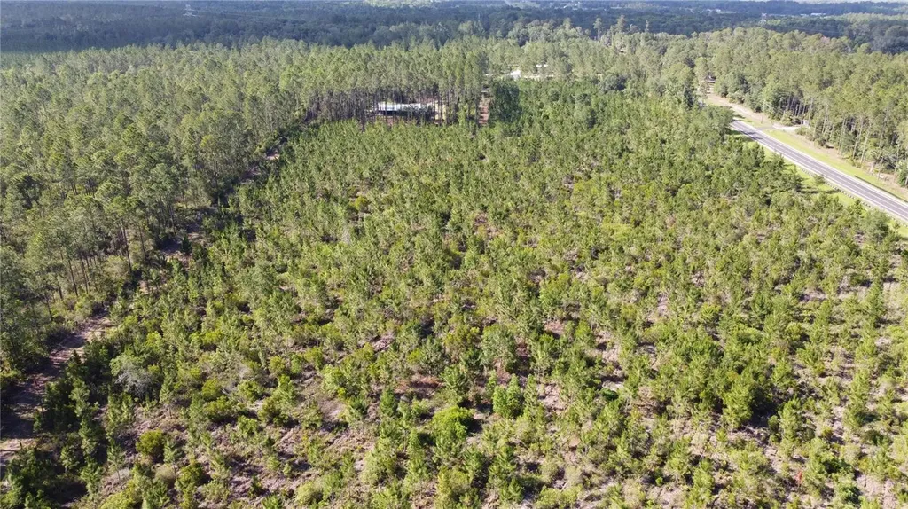 681 S County Road 315 Interlachen FL 32148