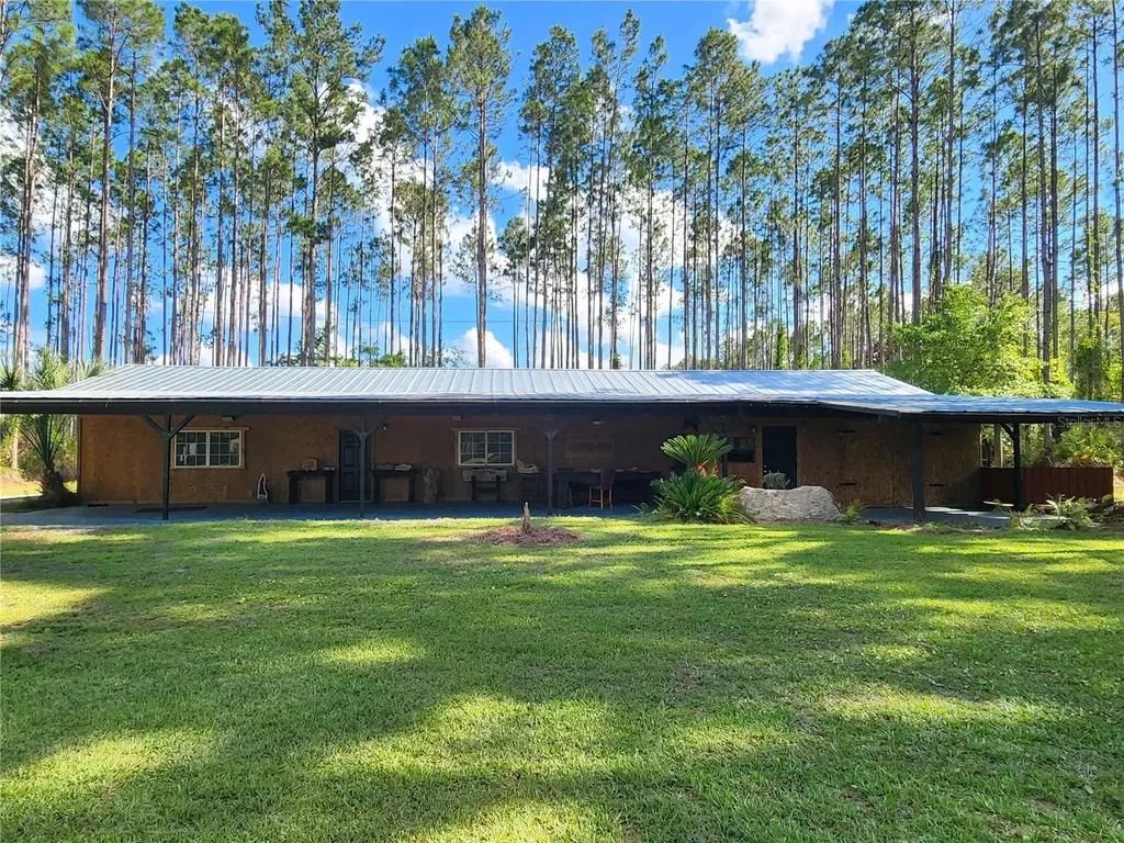 681 S County Road 315 Interlachen FL 32148