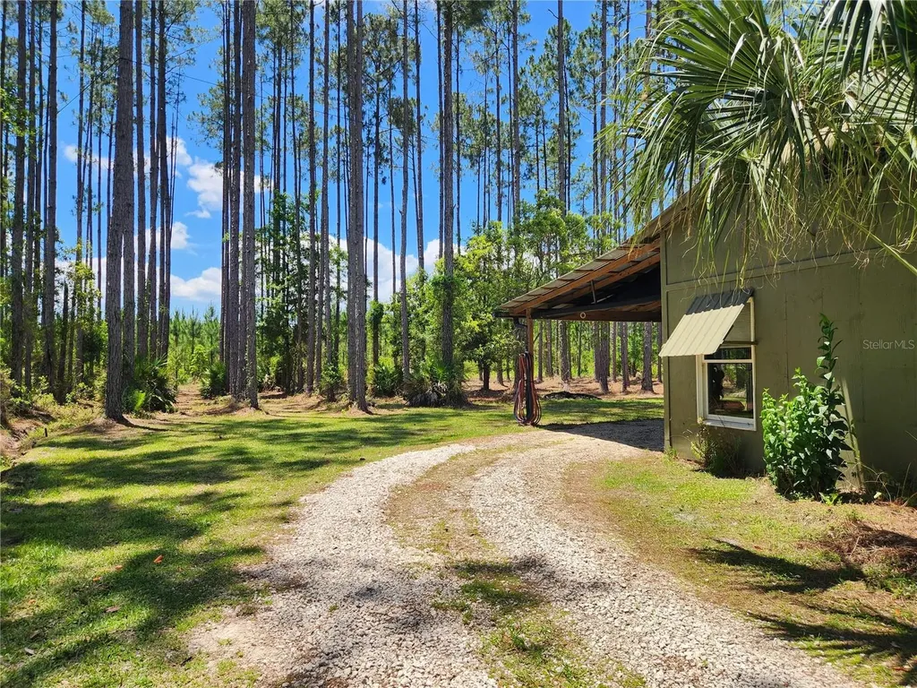 681 S County Road 315 Interlachen FL 32148