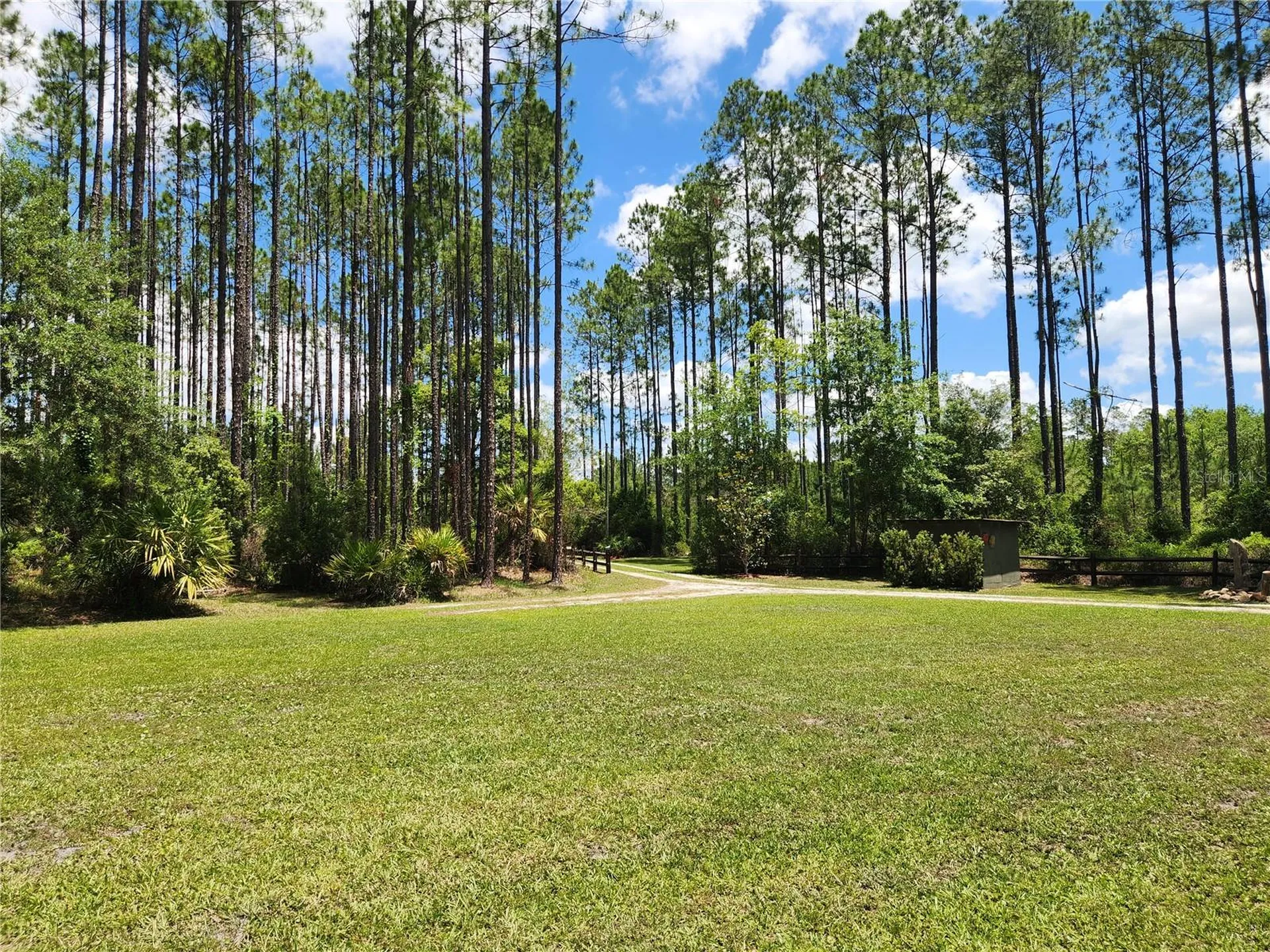 681 S County Road 315 Interlachen FL 32148