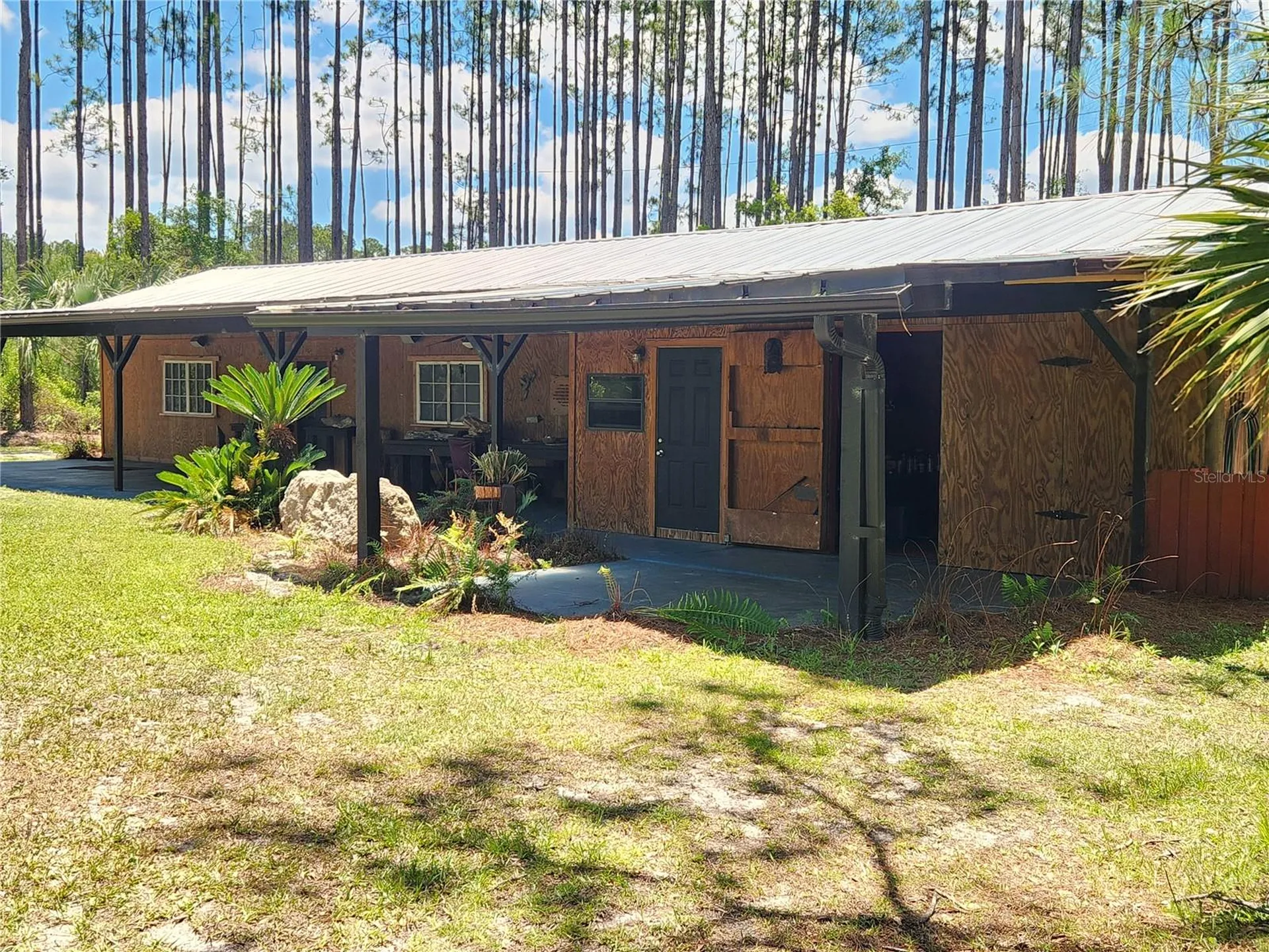 681 S County Road 315 Interlachen FL 32148