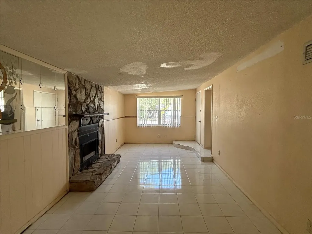6328 30th Way N St Petersburg FL 33702