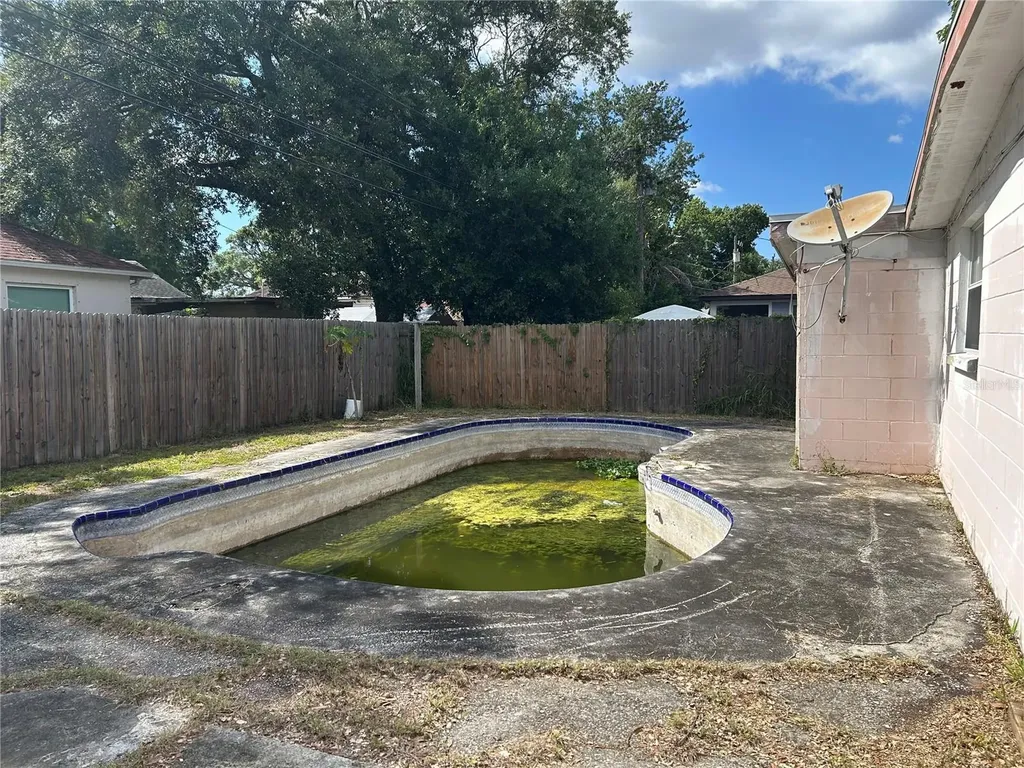 6328 30th Way N St Petersburg FL 33702