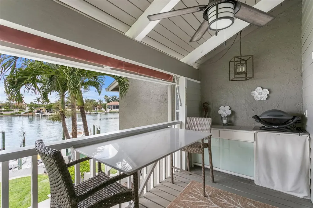360 Pinellas Bayway S St Petersburg FL 33715