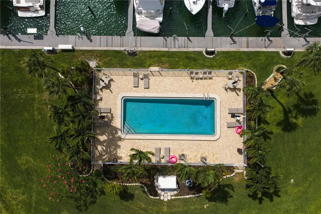 360 Pinellas Bayway S St Petersburg FL 33715