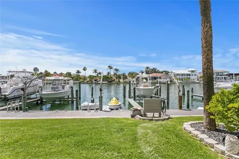 360 Pinellas Bayway S St Petersburg FL 33715