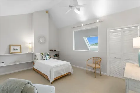 360 Pinellas Bayway S St Petersburg FL 33715
