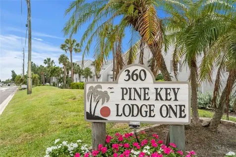 360 Pinellas Bayway S St Petersburg FL 33715