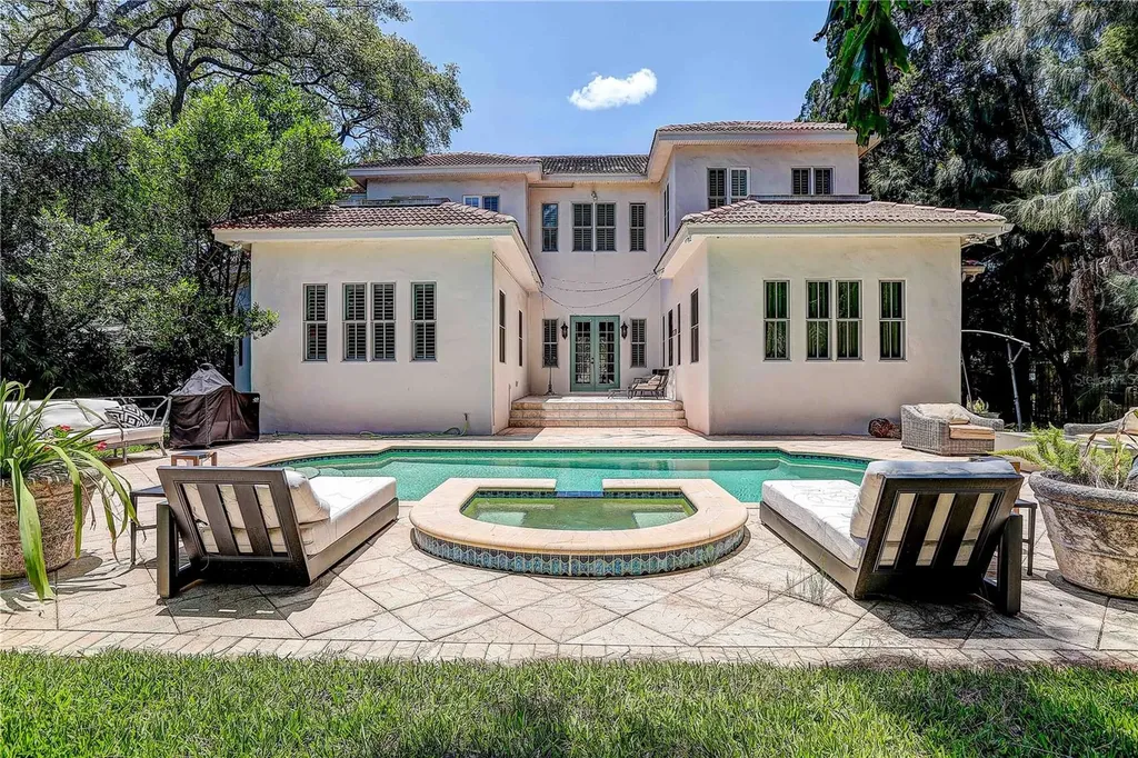4621 W San Jose Street Tampa FL 33629