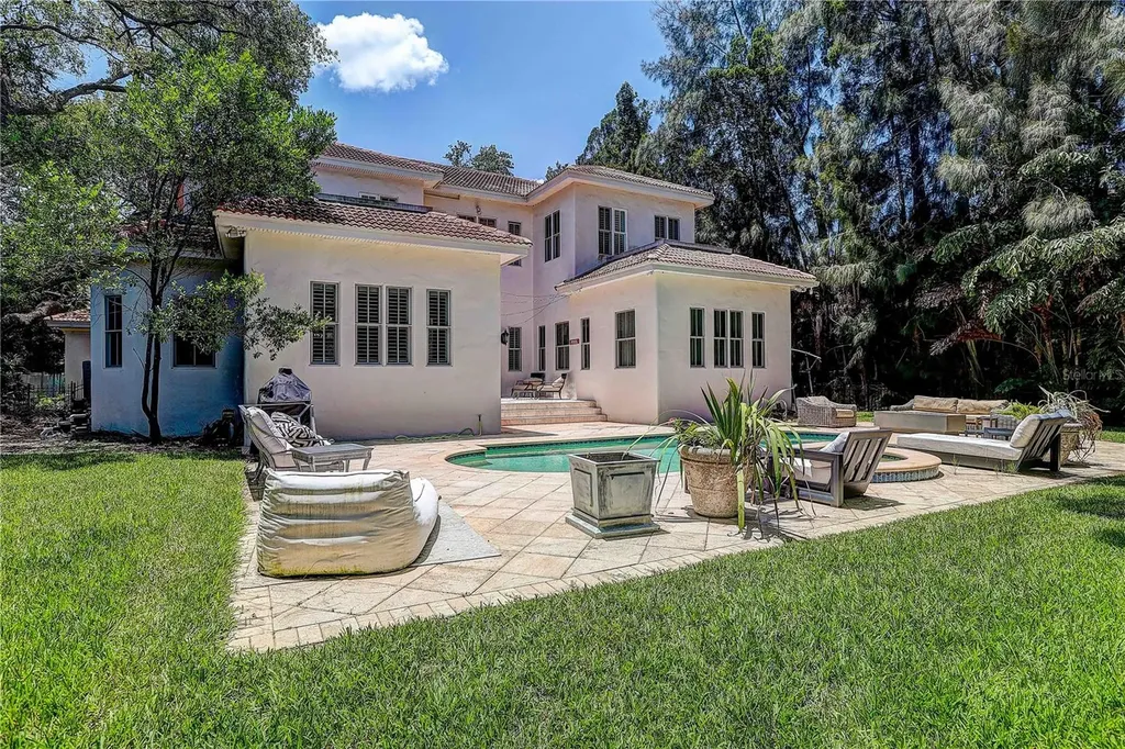 4621 W San Jose Street Tampa FL 33629