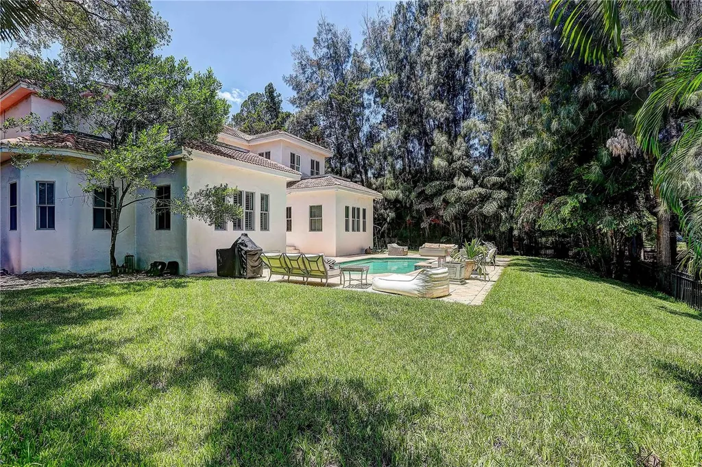 4621 W San Jose Street Tampa FL 33629
