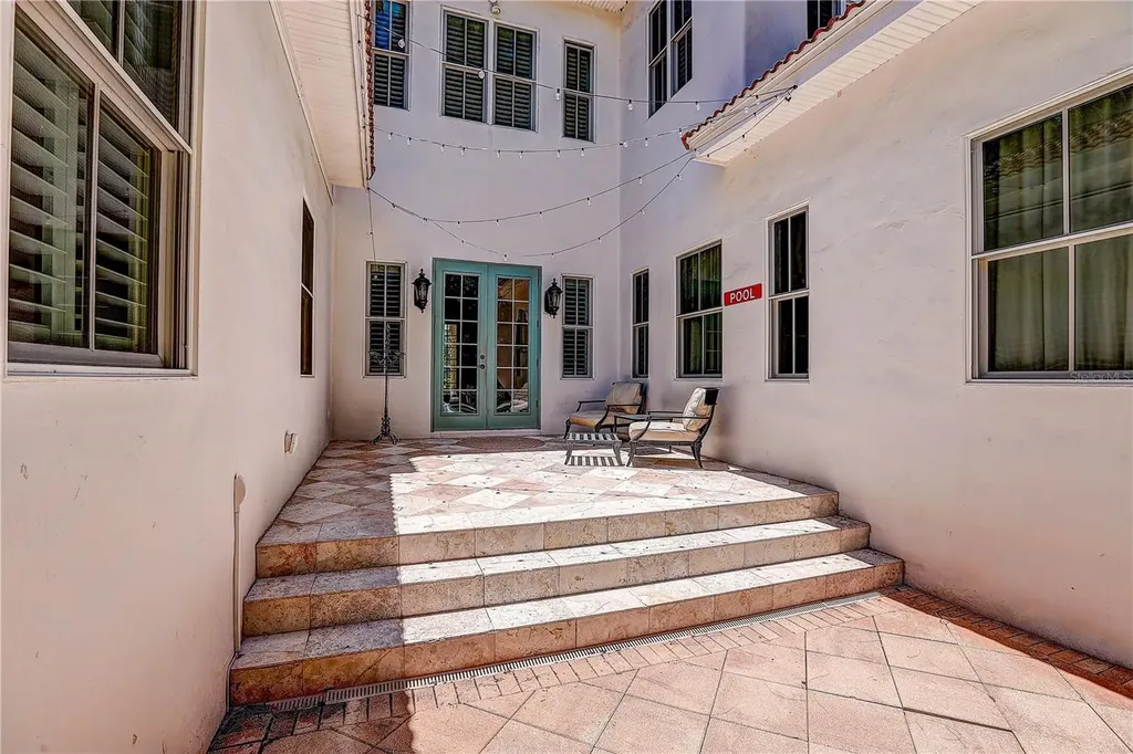 4621 W San Jose Street Tampa FL 33629