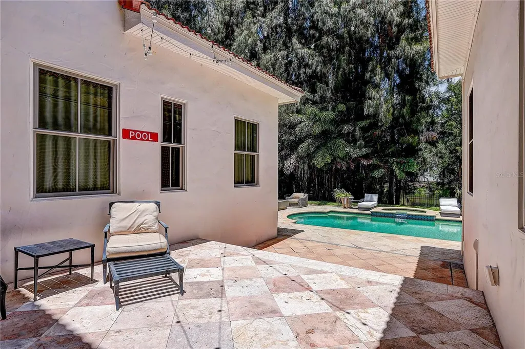 4621 W San Jose Street Tampa FL 33629