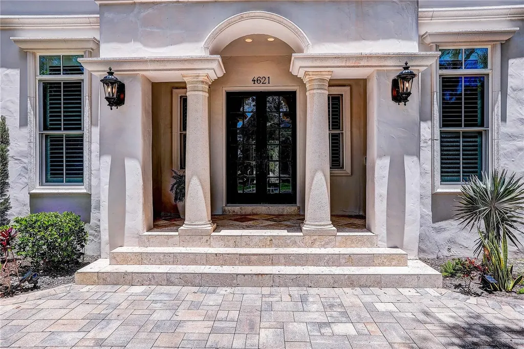 4621 W San Jose Street Tampa FL 33629