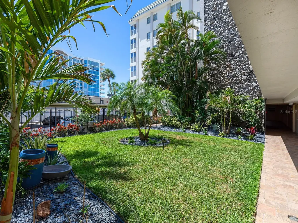 800 Benjamin Franklin Drive Sarasota FL 34236