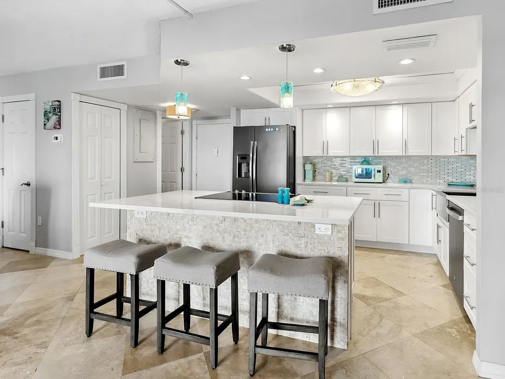 800 Benjamin Franklin Drive Sarasota FL 34236