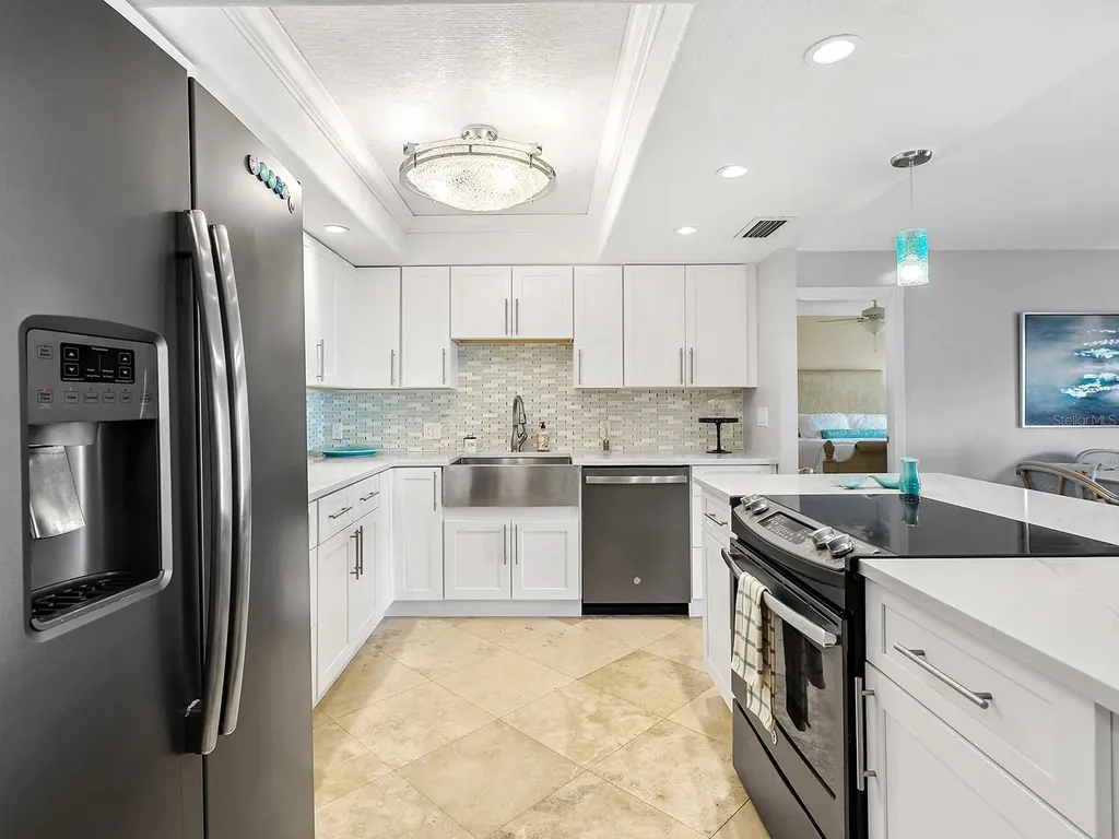 800 Benjamin Franklin Drive Sarasota FL 34236