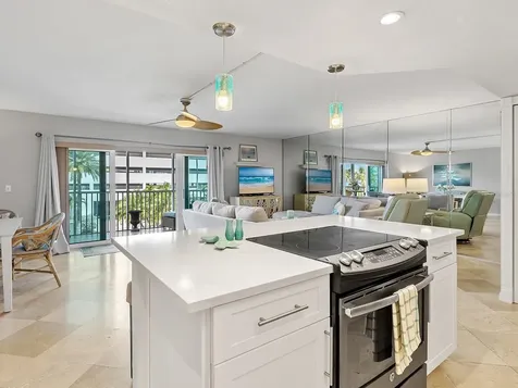 800 Benjamin Franklin Drive Sarasota FL 34236