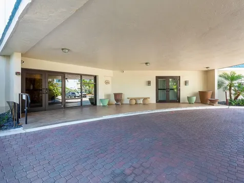 800 Benjamin Franklin Drive Sarasota FL 34236