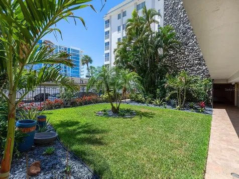 800 Benjamin Franklin Drive Sarasota FL 34236