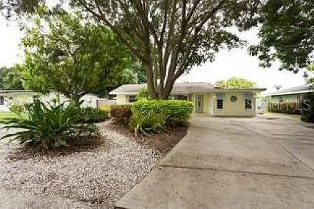 210 57th Street W Bradenton FL 34209