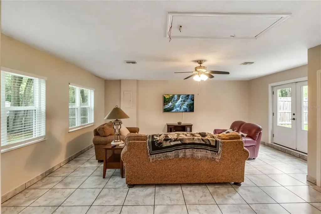 40140 Palm Street Lady Lake FL 32159