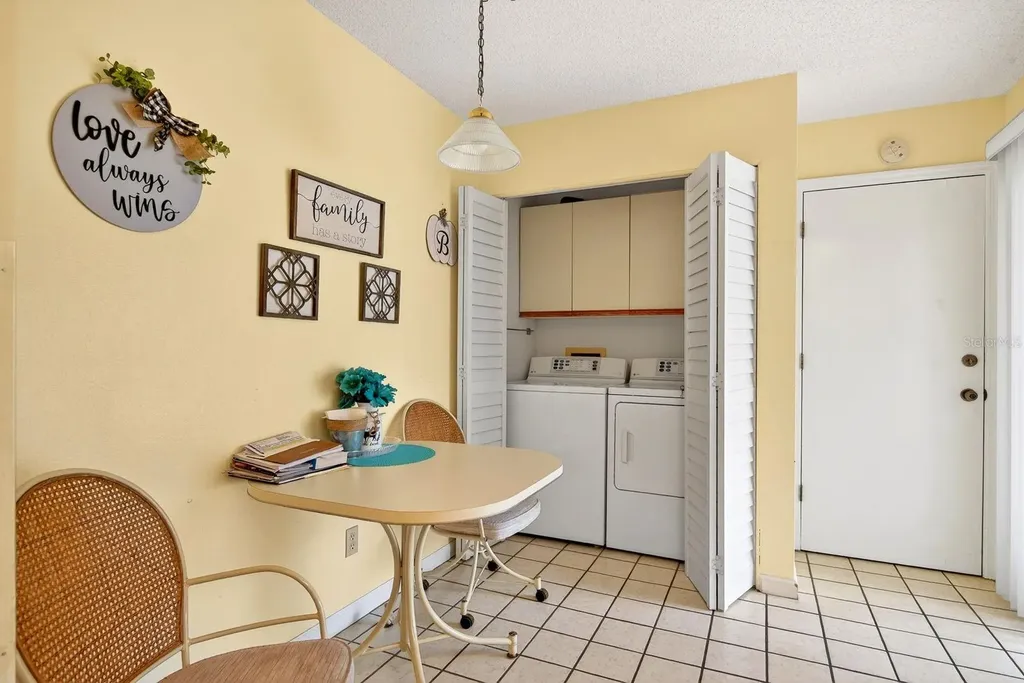7126 28th Avenue Drive W Bradenton FL 34209
