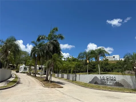 704 Murcia, La Cima II De Ciudad Jardin Caguas PR 00725