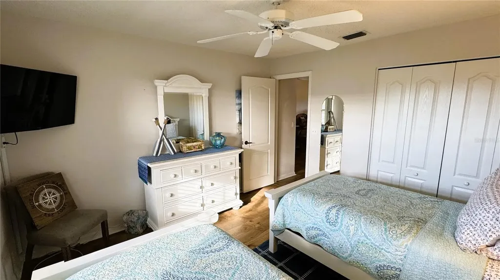 8735 Olde Hickory Avenue Sarasota FL 34238