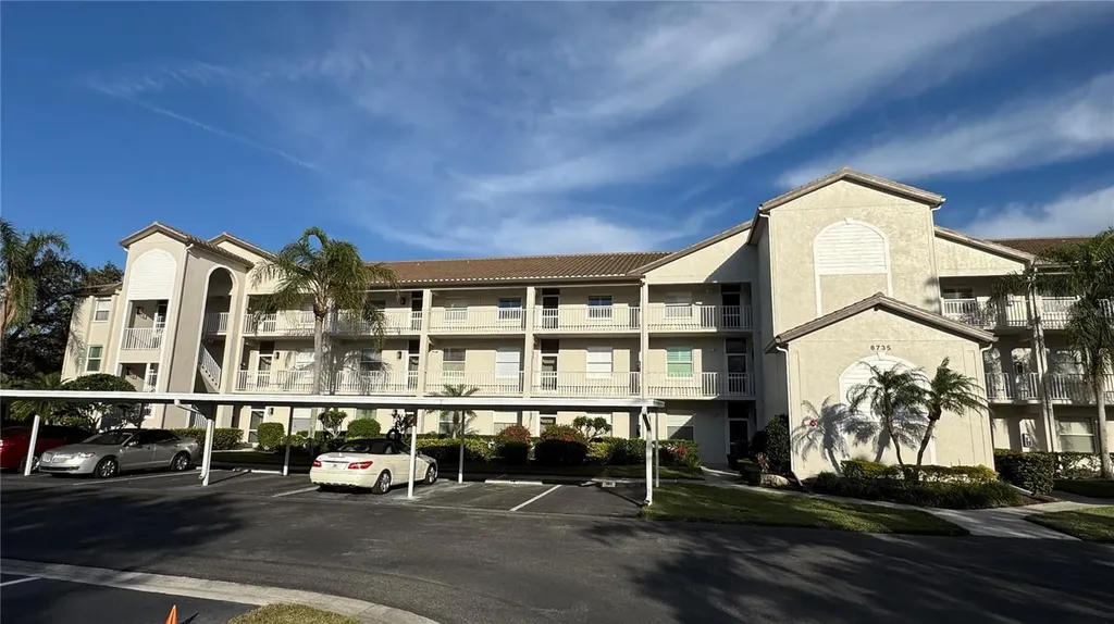8735 Olde Hickory Avenue Sarasota FL 34238