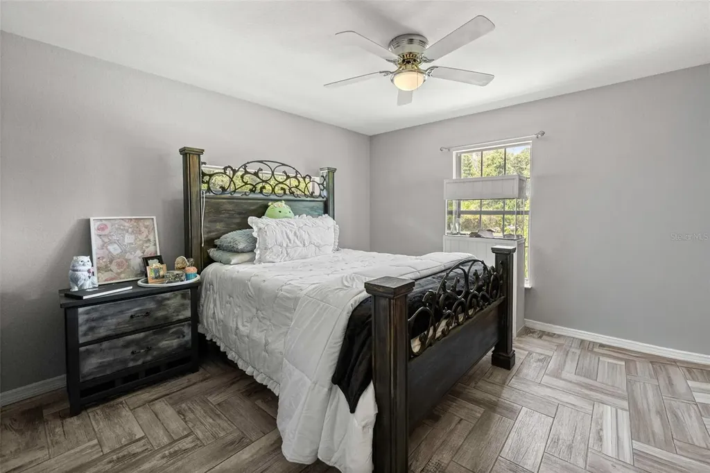495 Fisher Road Ocklawaha FL 32179