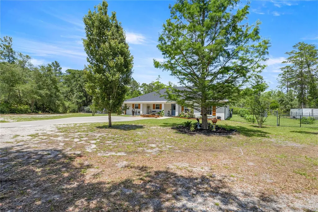 495 Fisher Road Ocklawaha FL 32179
